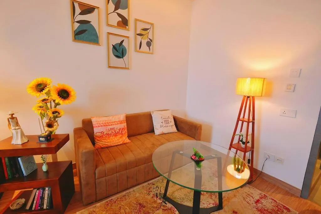 Studio Rustic Suite グルガウン インド